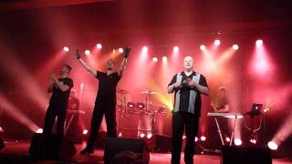 VNV Nation live  Hamburg 300911  Publikum singt [upl. by Yanaton901]