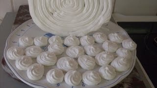 Meringues  recette de la meringue [upl. by Jochbed]