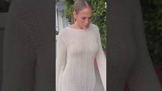 jlo más sencilla que nunca Con la tendencia de los vestidos tejidos de punto ¿Les gusta [upl. by Falzetta]