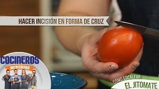 Enciclopedia del sabor Escalfar el jitomate  Cocineros Mexicanos [upl. by Nerta]