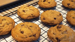 5 MINUTES  EASY CHOCOLATE CHIP COOKIES  Crunchy outside soft Inside [upl. by Nivets657]