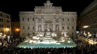 Torna la magia della Fontana di Trevi [upl. by Wycoff]