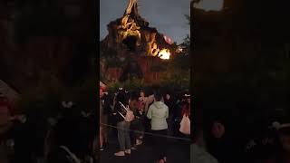 Fans bid farewell to Splash Mountain ride in Disneyland [upl. by Enyawad]