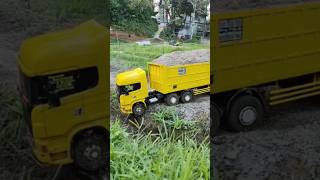 RC Truck Scania Yellow Truk RC Fuso Oren mainananak trukoleng rctruck truck [upl. by Mackenzie]