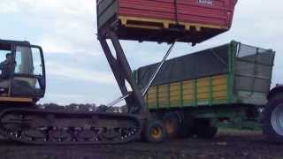 Rupsdumper met hoogkiepsilagebak [upl. by Hawker]