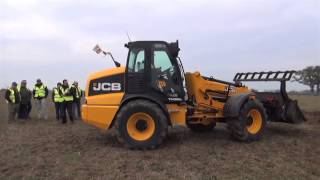 Chargeurs et télescopiques  JCB Agri fait son roadshow [upl. by Lossa]