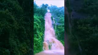 🌊✨ ¡Increíble Nace una Cascada en Medio de una Calle en El Salvador 😱🇸🇻 ¡Naturaleza Sorprendente [upl. by Ylluz]