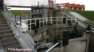 Termunterzijl 5 dec 2013 Stormvloed bijna Waterramp [upl. by Tremaine]