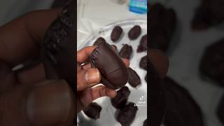 … HOW TO MAKE SNICKERS W DATES ‼️🔥 medjool dates snickers plantbased delicious easy diy [upl. by Casie]