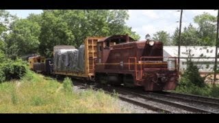 Privately Owned Locomotive Lehigh Valley 112 Drills Cars In Three Bridges New Jersey [upl. by Eeznyl]