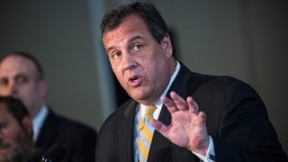 Chris Christie propone rastrear a inmigrantes por código de barras [upl. by Hamer714]