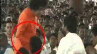 Sai Sathya Sai Babas amazing magic tricks [upl. by Milman]