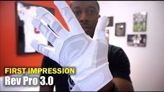 CUTTERS Rev Pro 30 Football Gloves 1st Impression [upl. by Aihtenak]