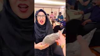 Seronok Normah Damanhuri Dapat Abaya Swarovski daripada Kak KM [upl. by Airahcaz]