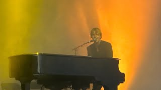 Tom Odell Another Love Live Rastatt Schloss in 4K HDR Crowdsinging bei Another Love [upl. by Shugart15]