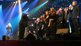 En stjerne skinner i natt  Oslo Gospel Choir [upl. by Lirrehs]