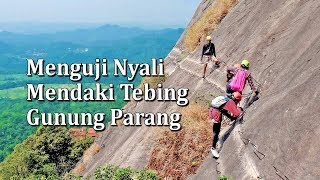 Menguji Nyali Mendaki Tebing Gunung Parang [upl. by Elvyn364]