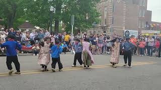 🌷 Holland Michigan Tulip festival KinderMiddle Dutch Dance at contennial park 🌷미시건 홀랜드 튤립축제 [upl. by Eledoya517]