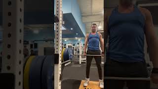 A quick 405 deadlift 405 deadlift [upl. by Adnuhsar]